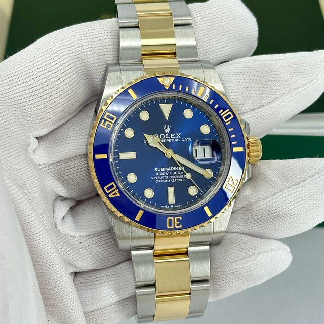 Rolex Submariner 126613 LB Image 2